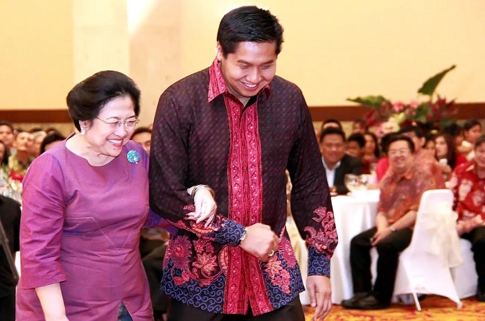 Ketua Umum PDIP Megawati Soekarnoputri bersama Politikus senior Maruarar Sirait. (Facebook.com/@Maruarar Sirait)
