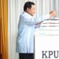 Calon Presiden nomor urut 2, Prabowo Subianto melakukan pencoblosan di TPS 033 Bojong Koneng, Hambalang. (Dok. TKN Prabowo Gibran)