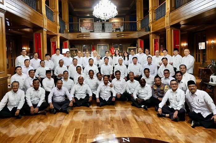 Presiden terpilih Prabowo Subianto mengumpulkan para calon anggota kabinet. (Instagram.com @airlanggahartarto_official)