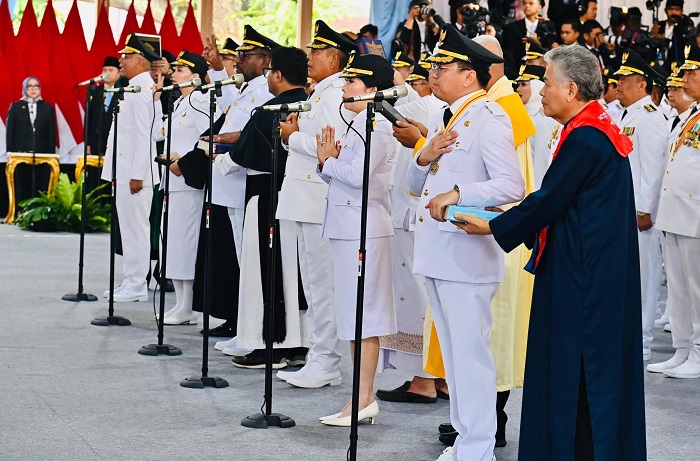 Presiden RI Prabowo Subianto dalam acara Pelantikan Kepala Daerah, Gubernur dan Walikota di Istana Negara, Jakarta. (Facebook.com @Setkab RI)


