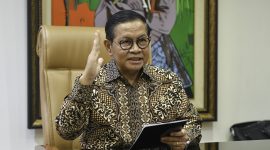 Pramono Anung di Balai Kota Jakarta menjabarkan rincian kerugian transportasi. (Instagram.com @pramonoanungw)